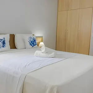  Casa de Férias 500m De Taperapuan; 2 Quartos; Wifi 300mbs; 2 Pavimento; Churrasqueira; Chuveirao; Estacionamento Gratuito 1 Carro