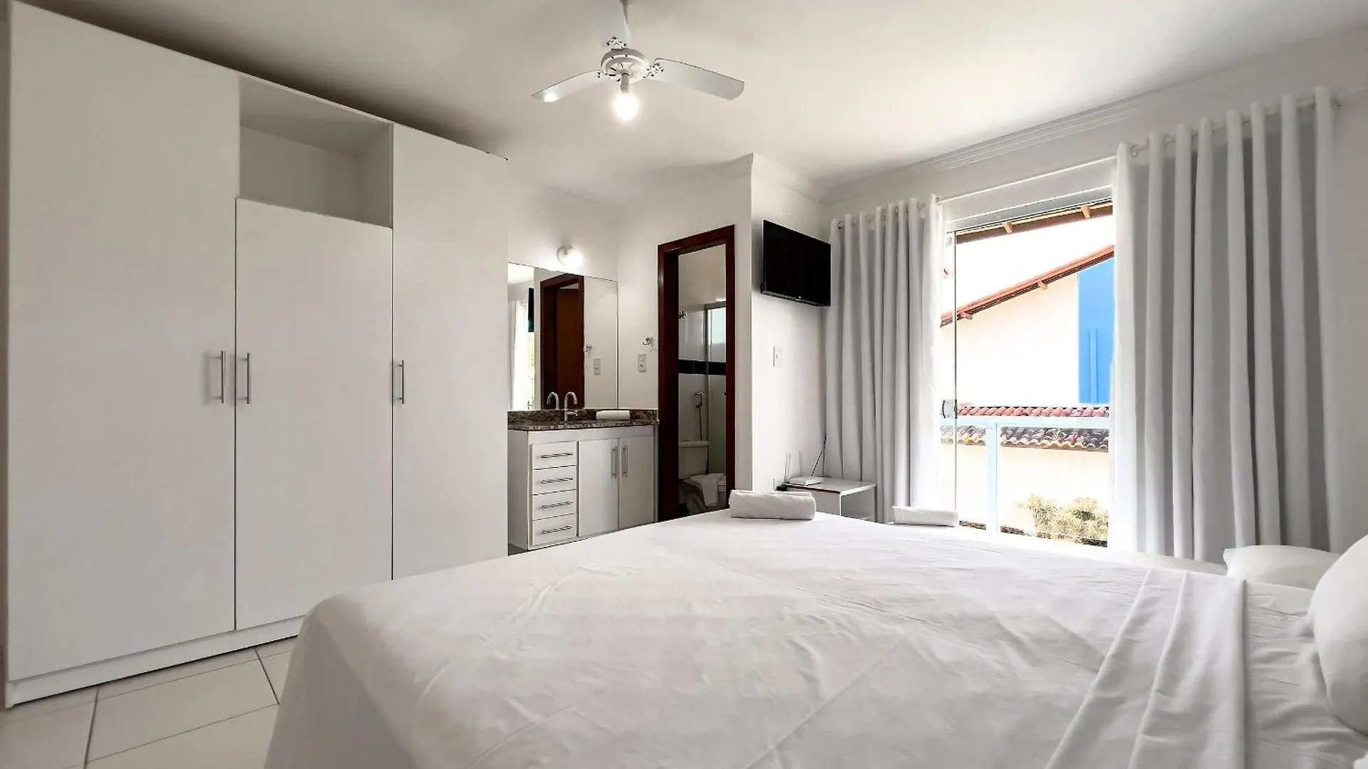 Taperapua Beach Suites: Seaside Luxury with Pools and High-Speed Wi-Fi Porto Seguro Holiday home