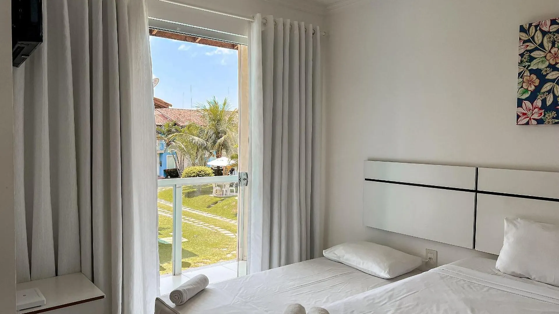 Taperapua Beach Suites: Seaside Luxury with Pools and High-Speed Wi-Fi Porto Seguro